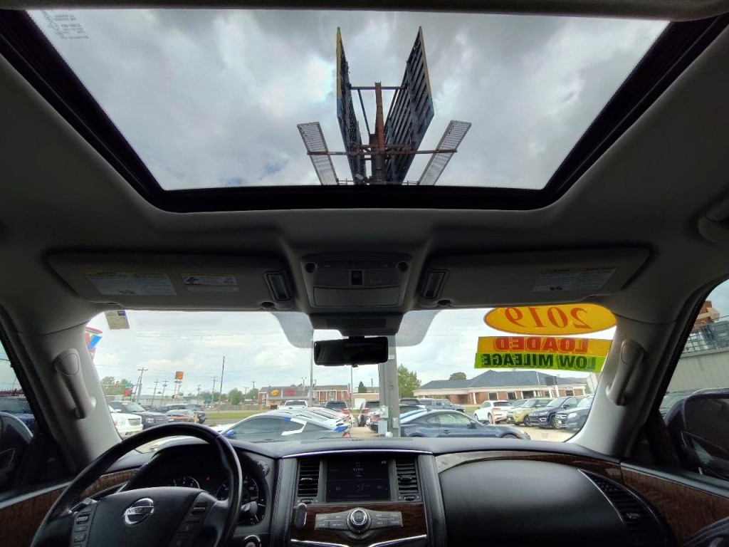 2019 Nissan Armada Image 35