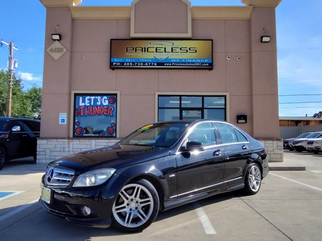 2010 Mercedes-Benz C-Class Image 1