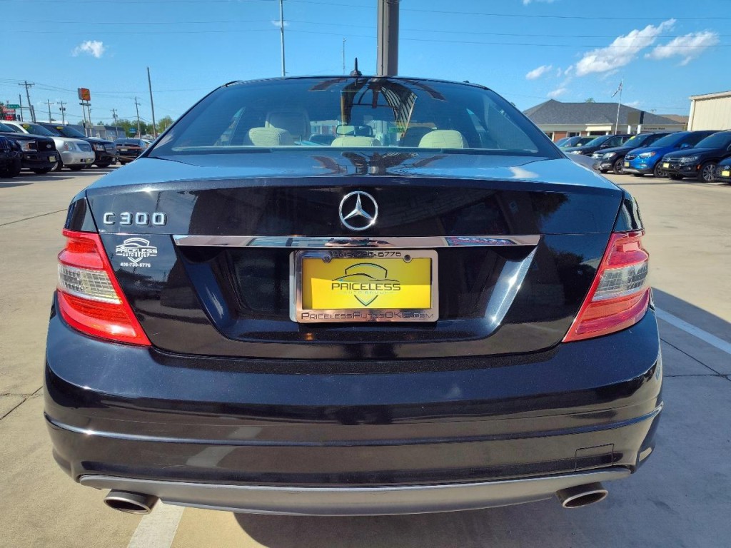 2010 Mercedes-Benz C-Class Image 5