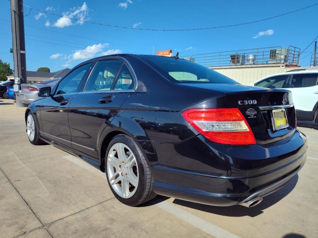 2010 Mercedes-Benz C-Class Image 6