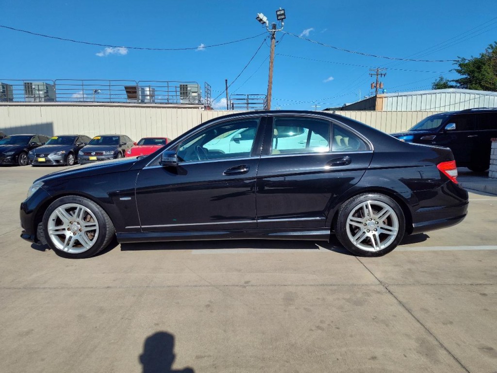 2010 Mercedes-Benz C-Class Image 7