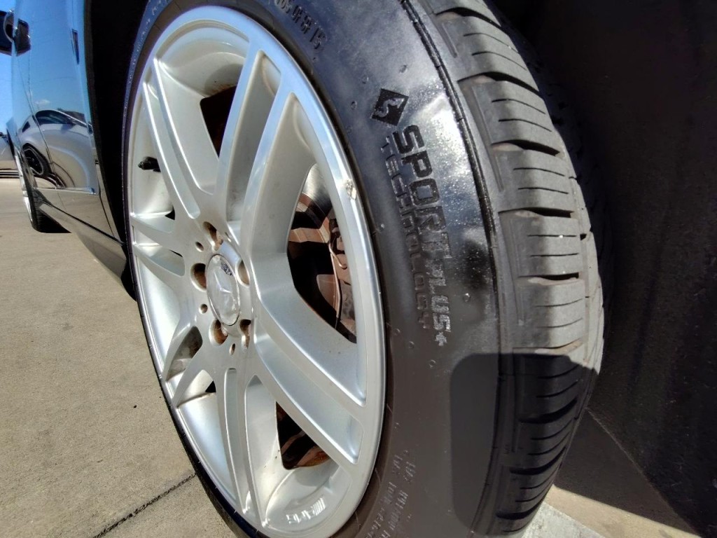 2010 Mercedes-Benz C-Class Image 11