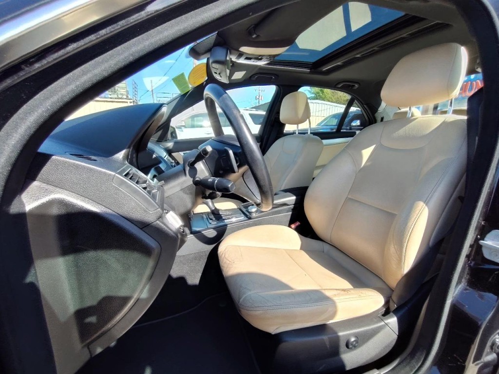 2010 Mercedes-Benz C-Class Image 15