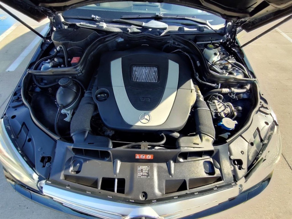 2010 Mercedes-Benz C-Class Image 40