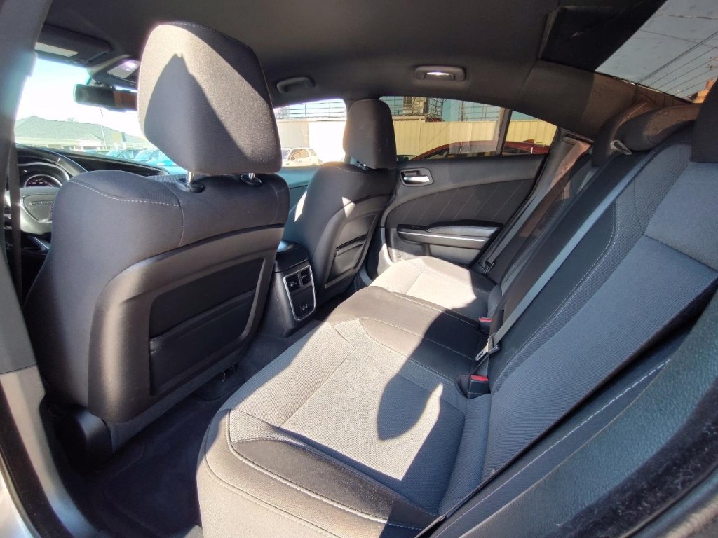 2015 Dodge Charger Image 36