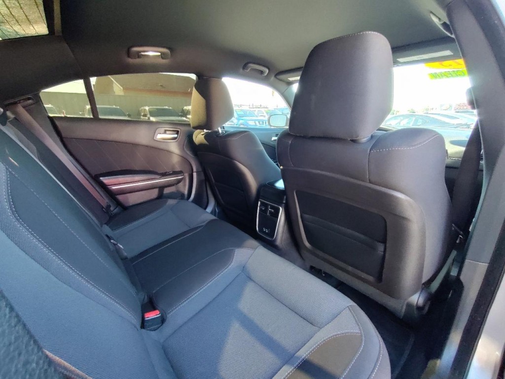 2015 Dodge Charger Image 44