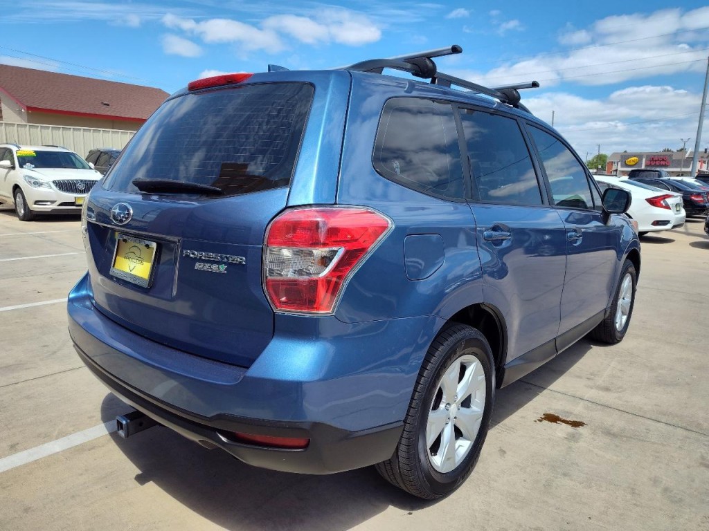 2016 Subaru Forester Image 4