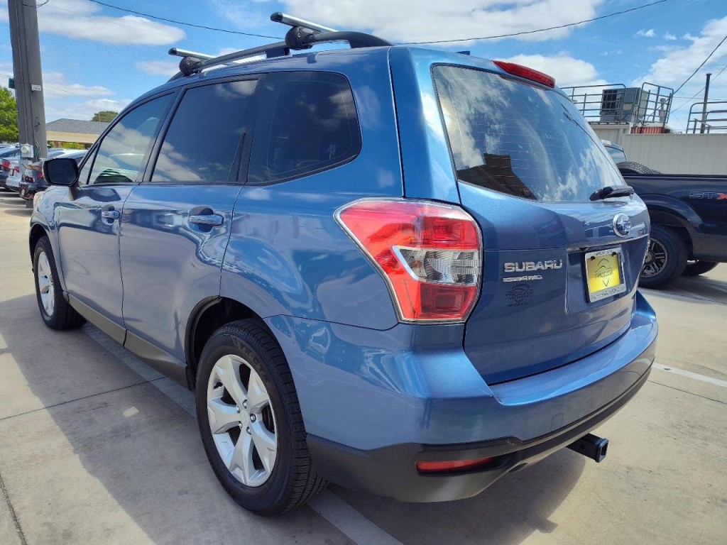 2016 Subaru Forester Image 6
