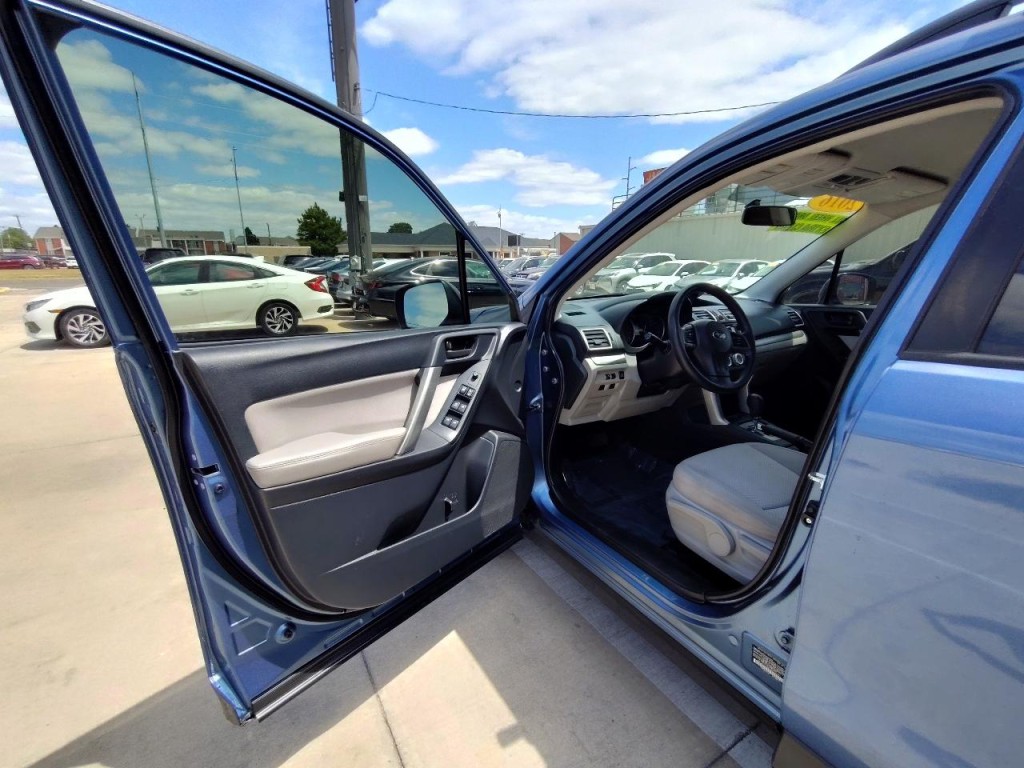 2016 Subaru Forester Image 13