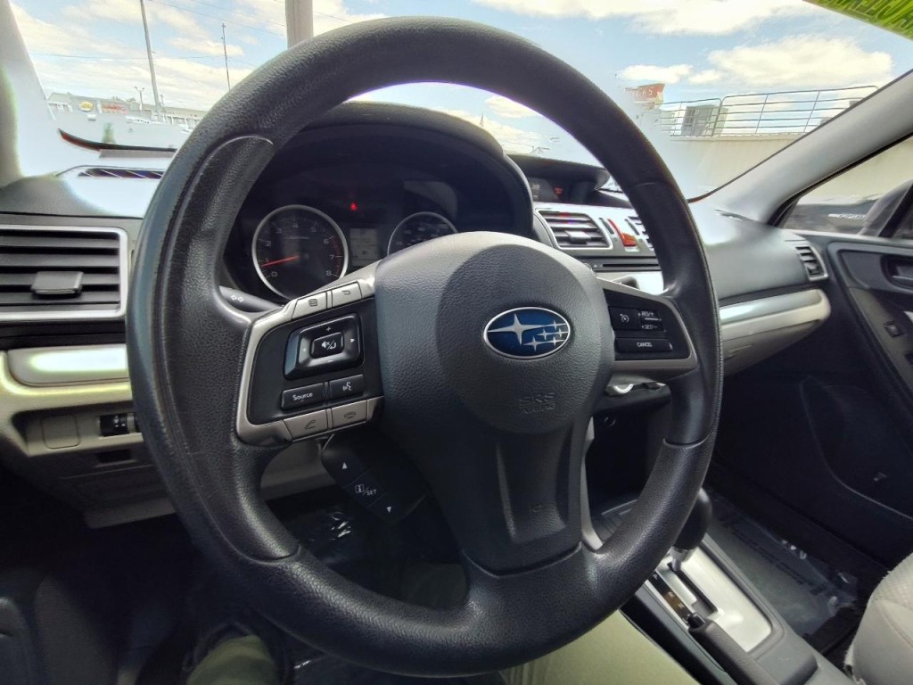 2016 Subaru Forester Image 18