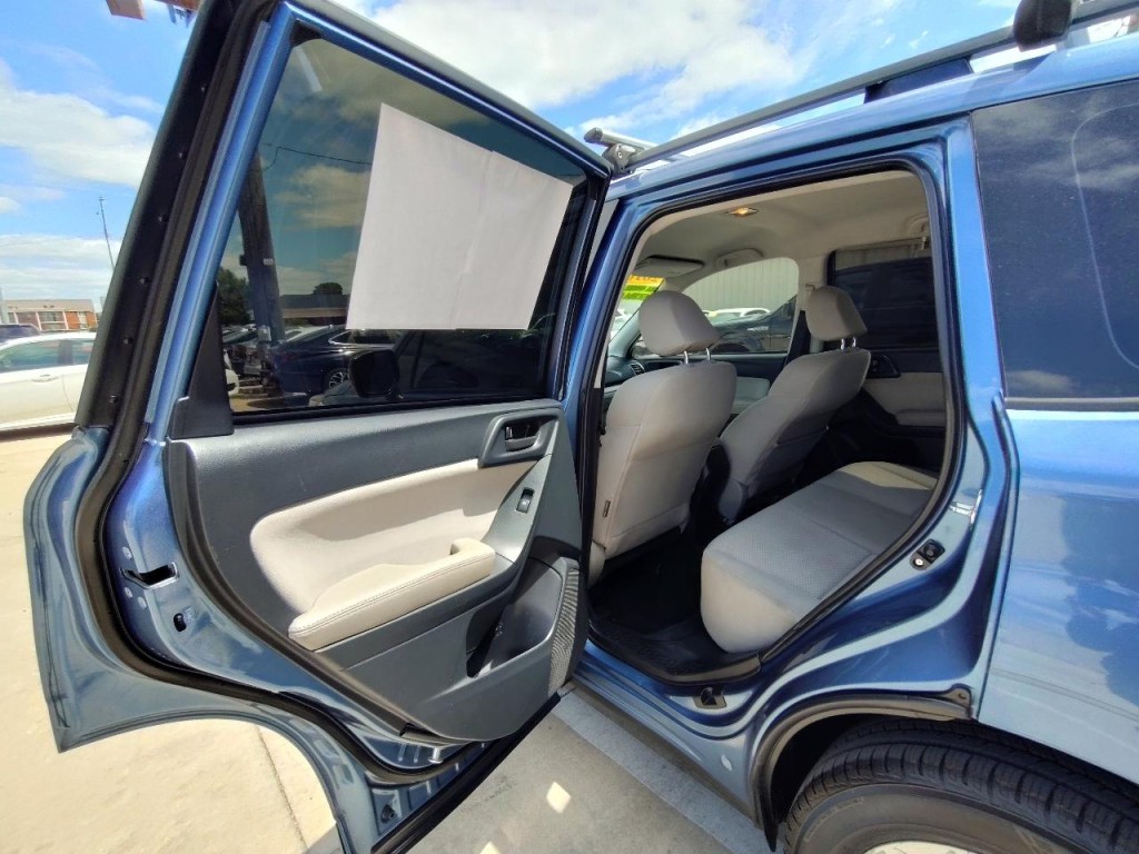 2016 Subaru Forester Image 26