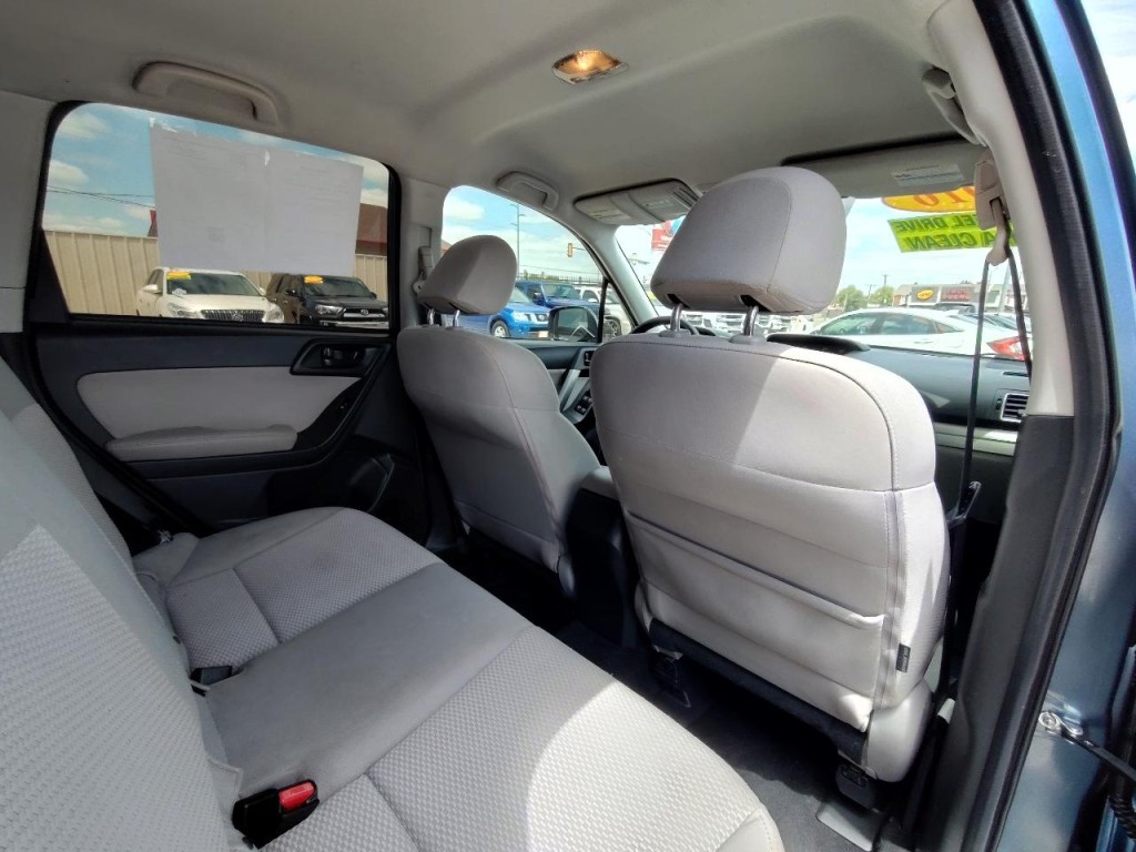 2016 Subaru Forester Image 36