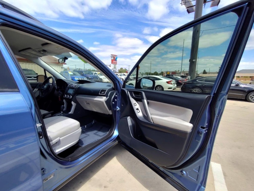 2016 Subaru Forester Image 37