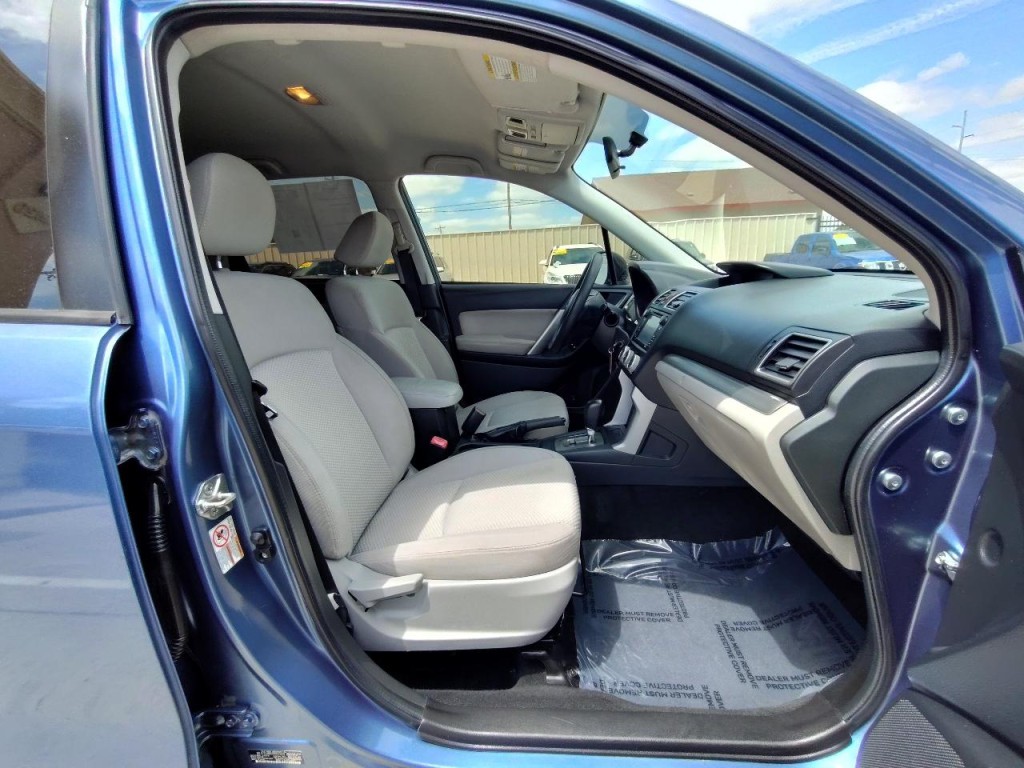 2016 Subaru Forester Image 38
