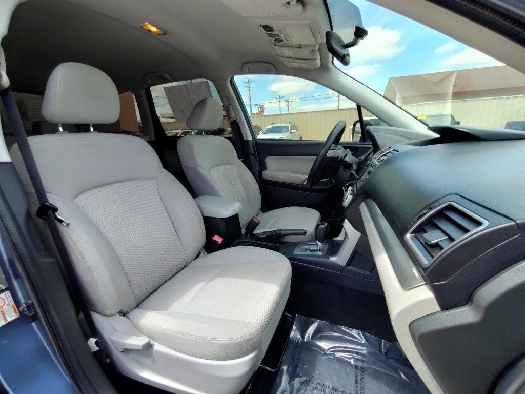 2016 Subaru Forester Image 39