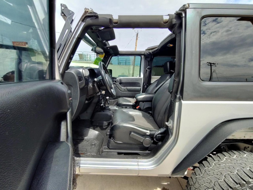 2016 Jeep Wrangler Image 18