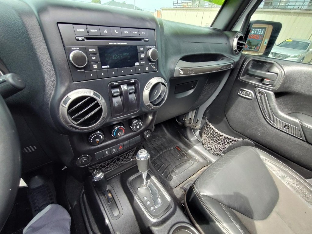 2016 Jeep Wrangler Image 24