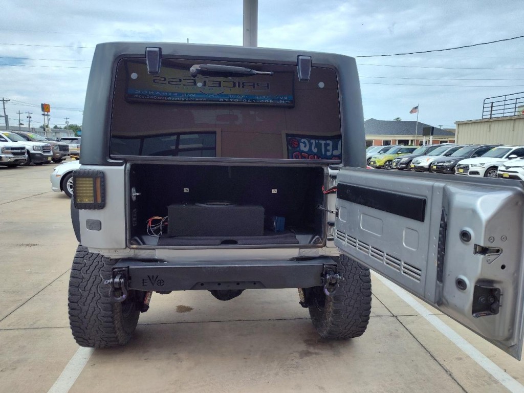 2016 Jeep Wrangler Image 35