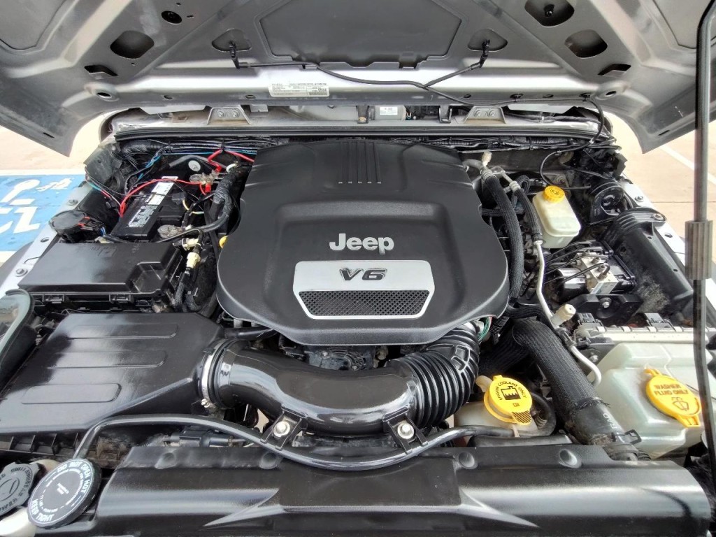 2016 Jeep Wrangler Image 40