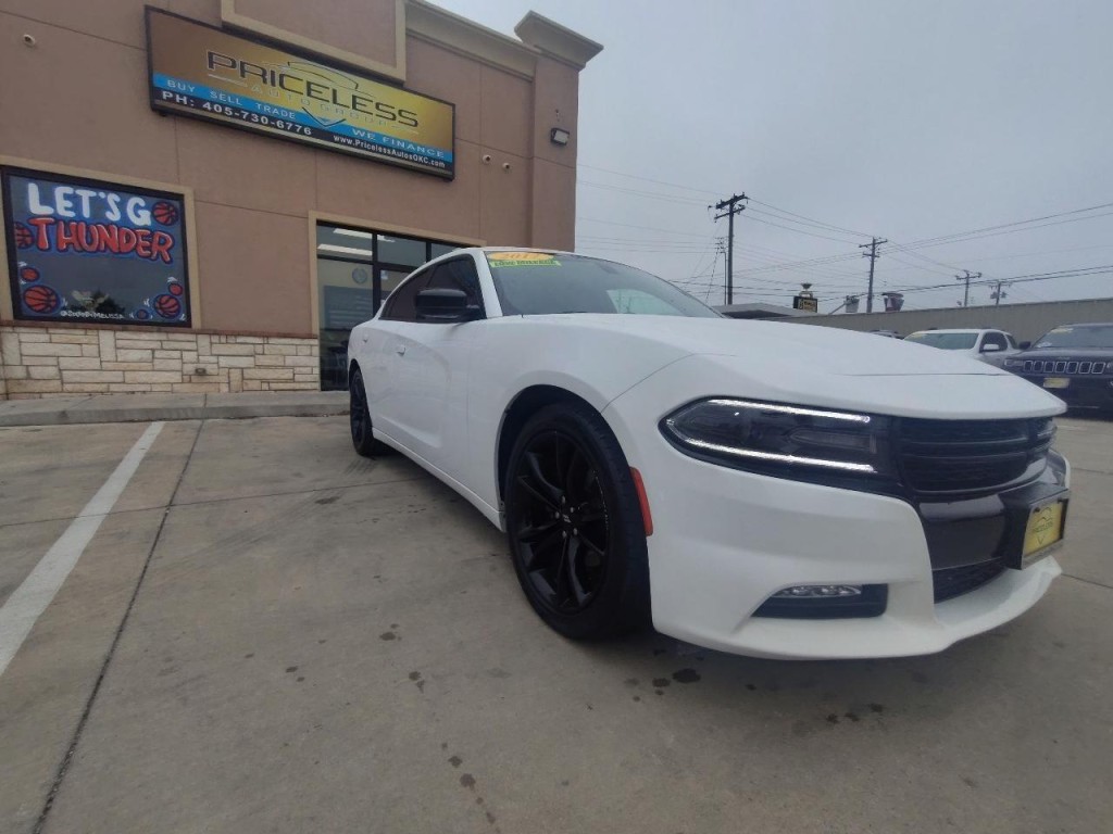2017 Dodge Charger Image 2