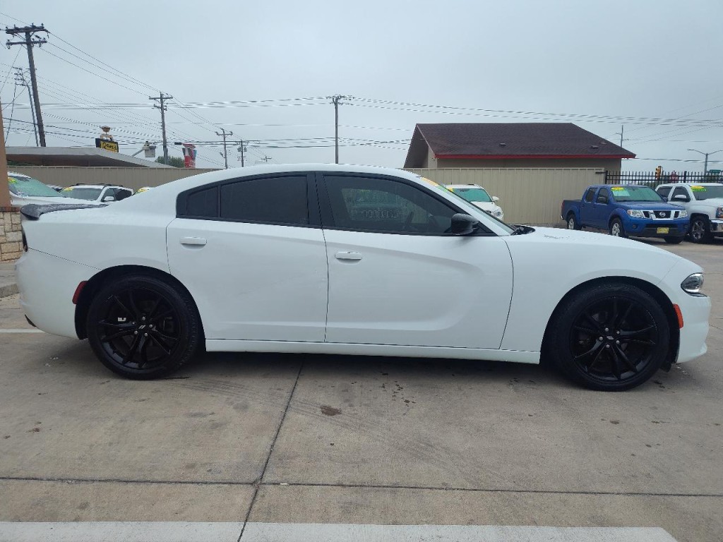 2017 Dodge Charger Image 3