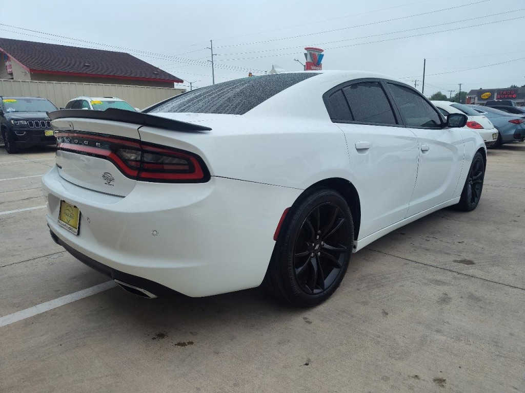 2017 Dodge Charger Image 4