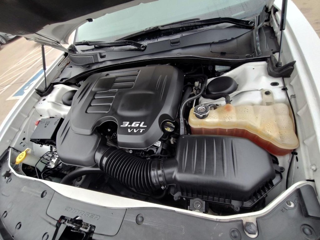 2017 Dodge Charger Image 12