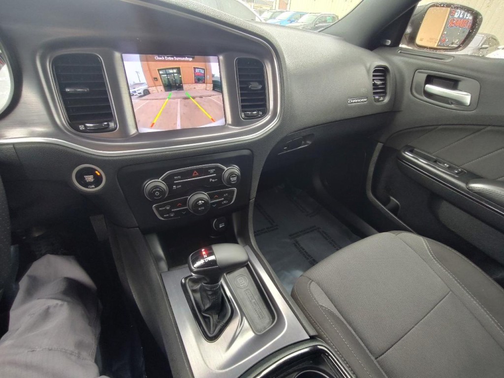 2017 Dodge Charger Image 19