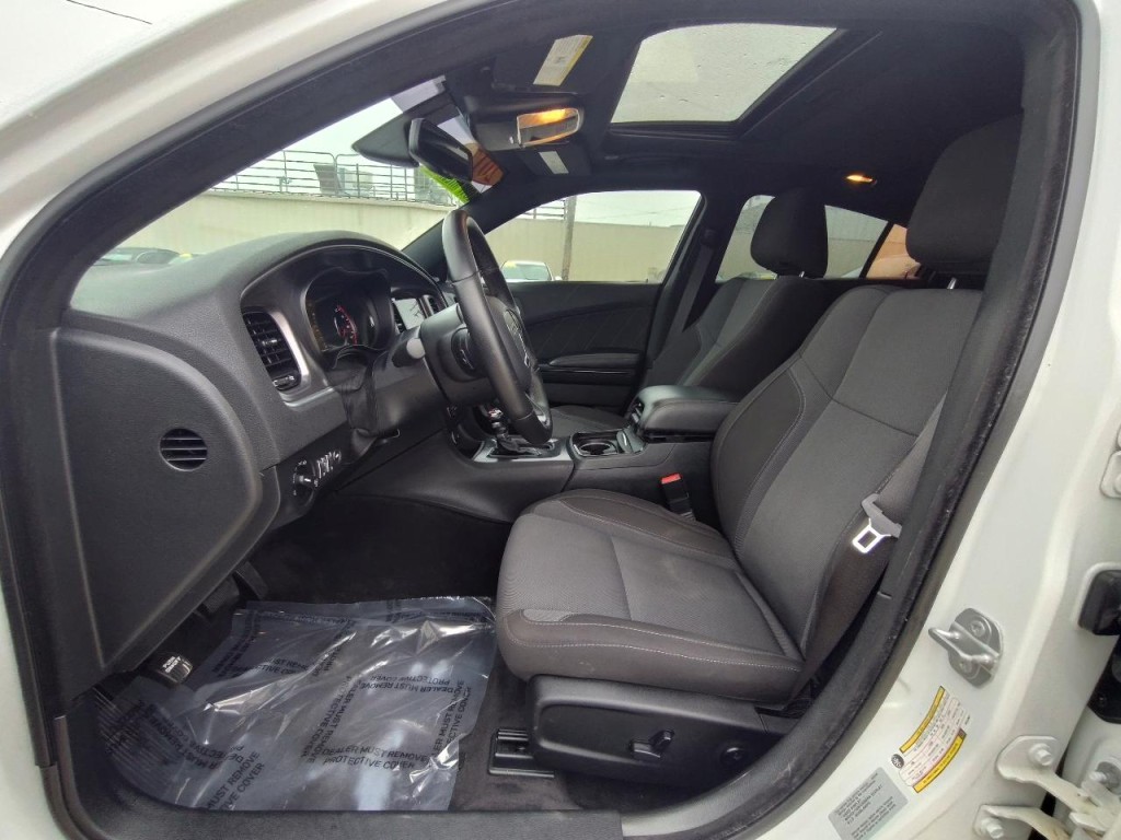 2017 Dodge Charger Image 33