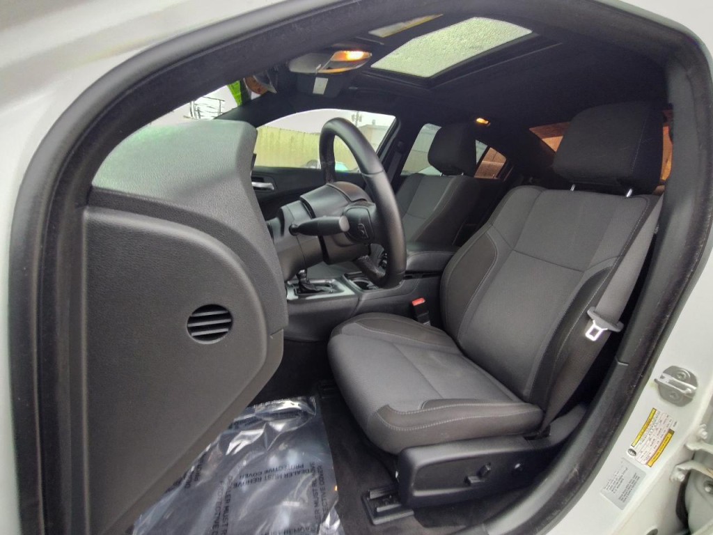 2017 Dodge Charger Image 34