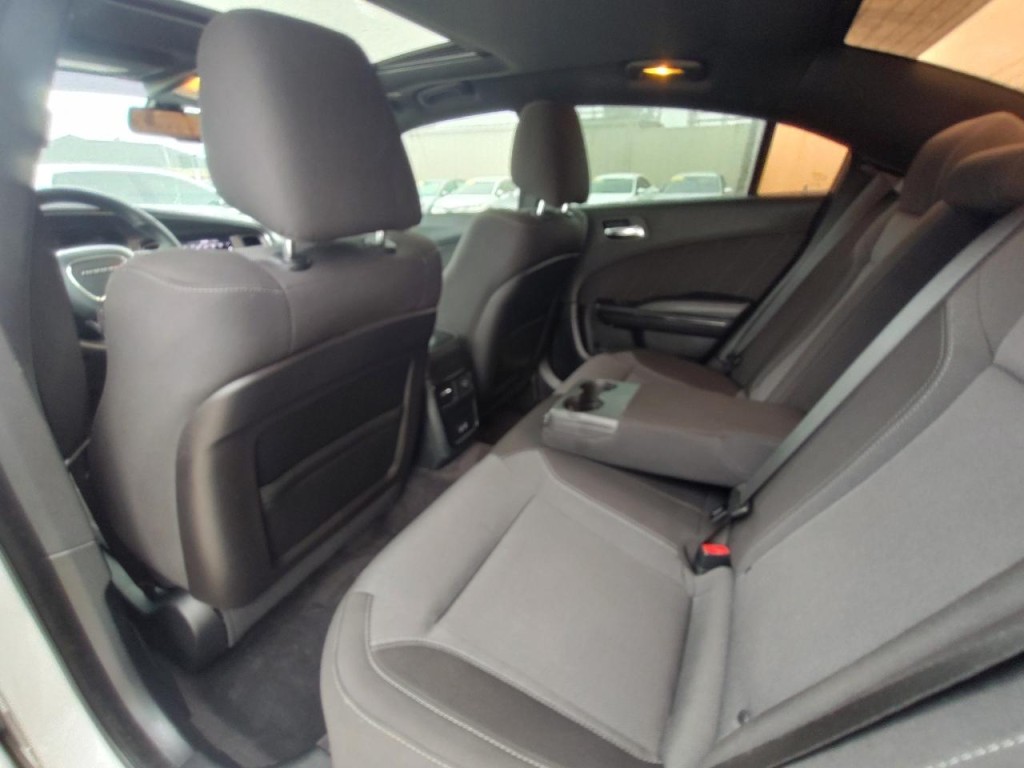 2017 Dodge Charger Image 38