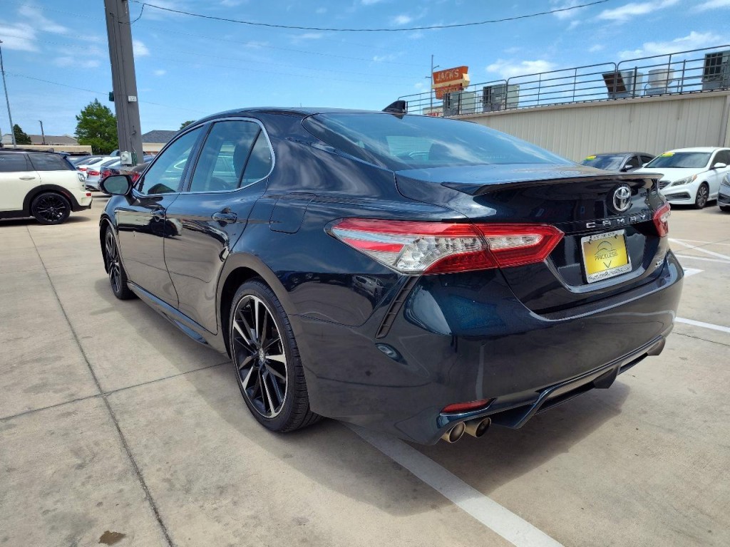 2019 Toyota Camry Image 6