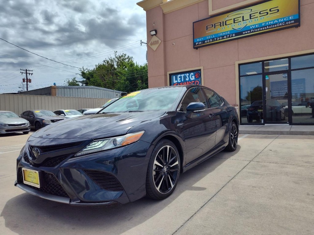 2019 Toyota Camry Image 8