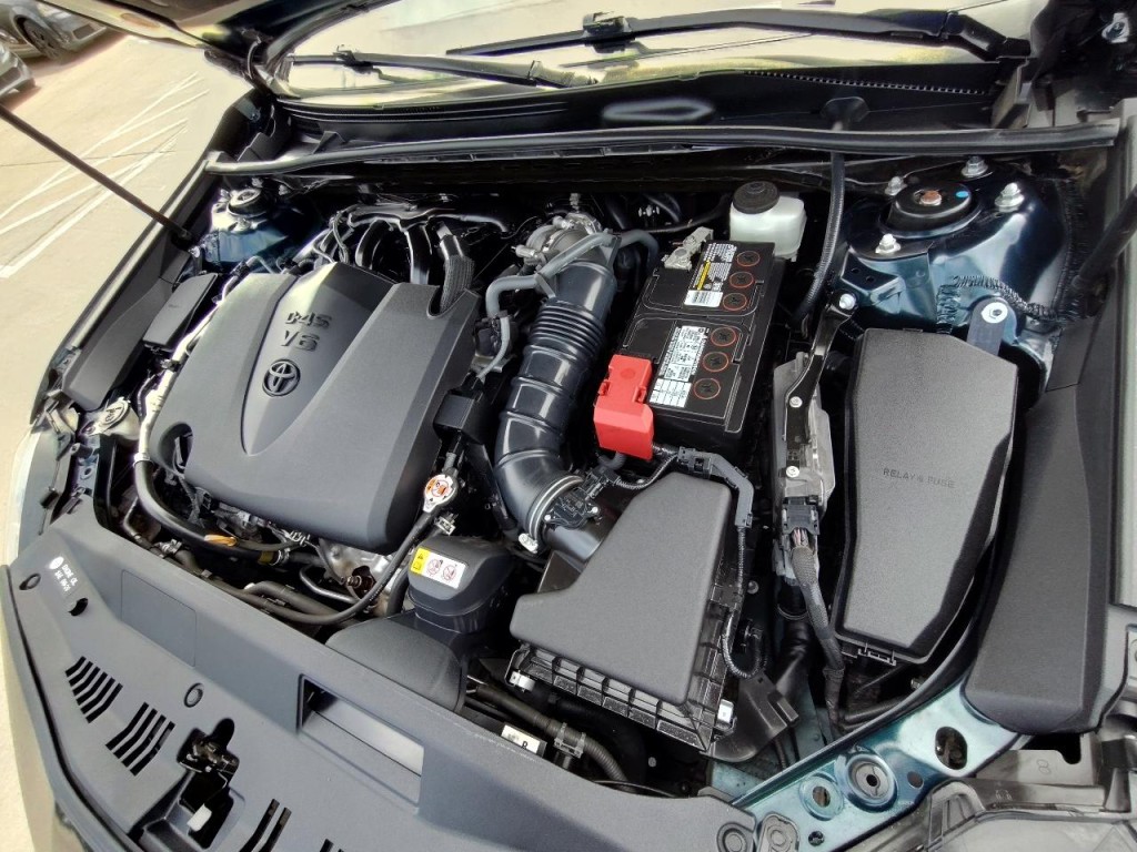 2019 Toyota Camry Image 12