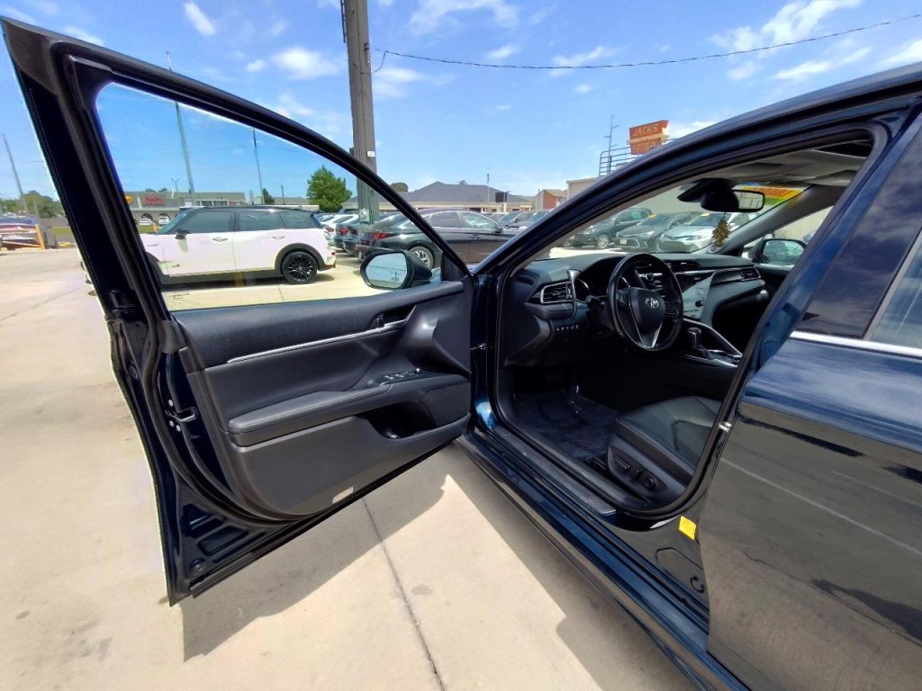 2019 Toyota Camry Image 13