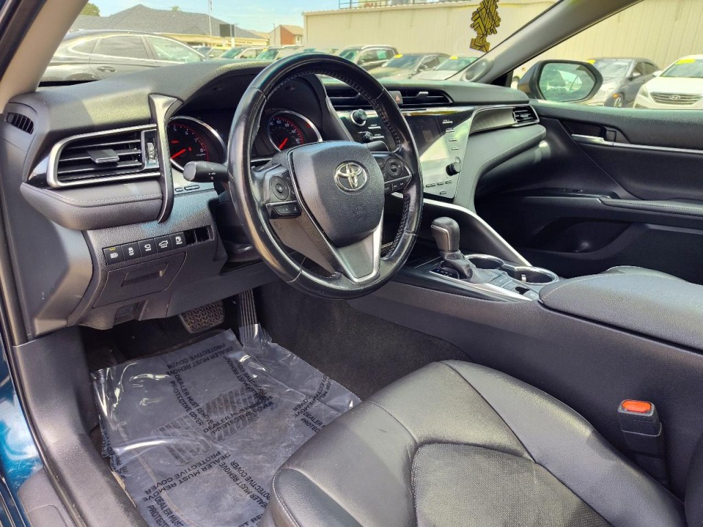 2019 Toyota Camry Image 16