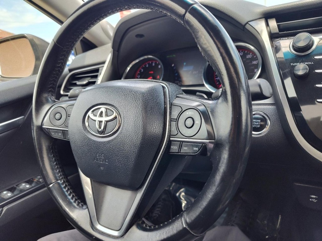 2019 Toyota Camry Image 19