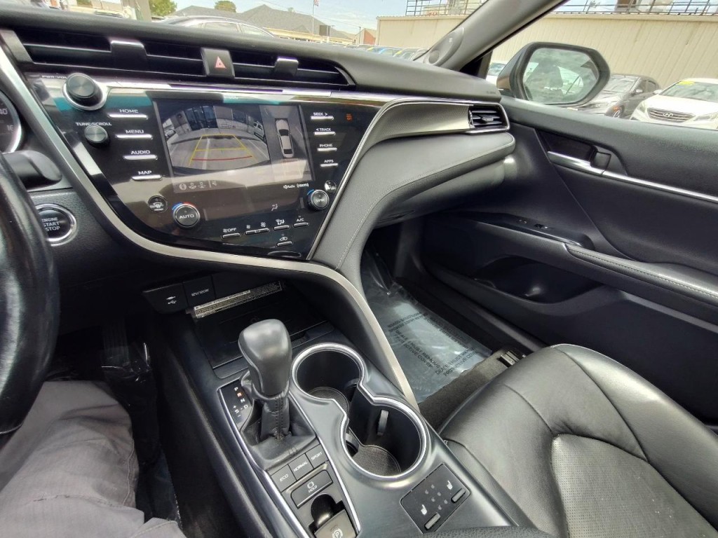 2019 Toyota Camry Image 22