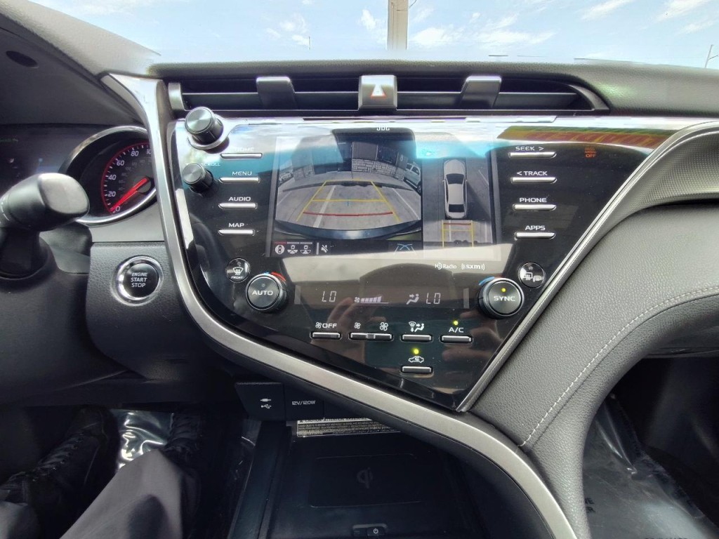 2019 Toyota Camry Image 24