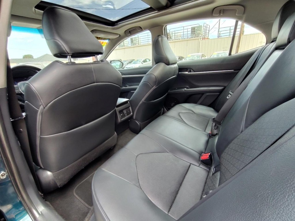 2019 Toyota Camry Image 35
