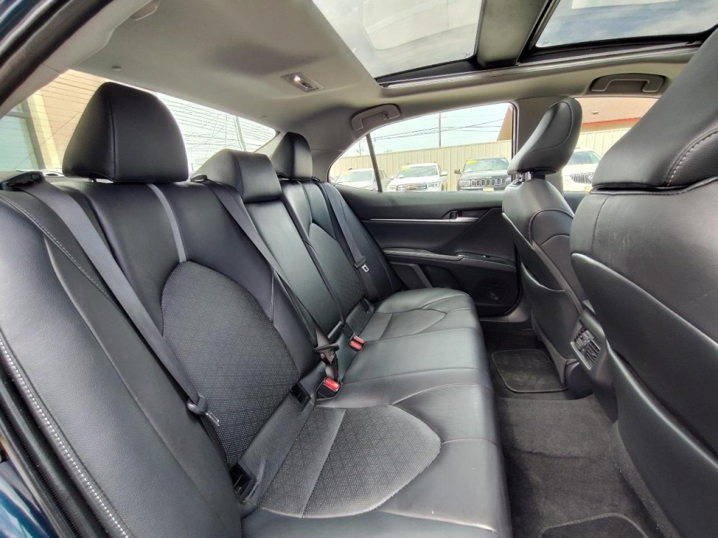 2019 Toyota Camry Image 42