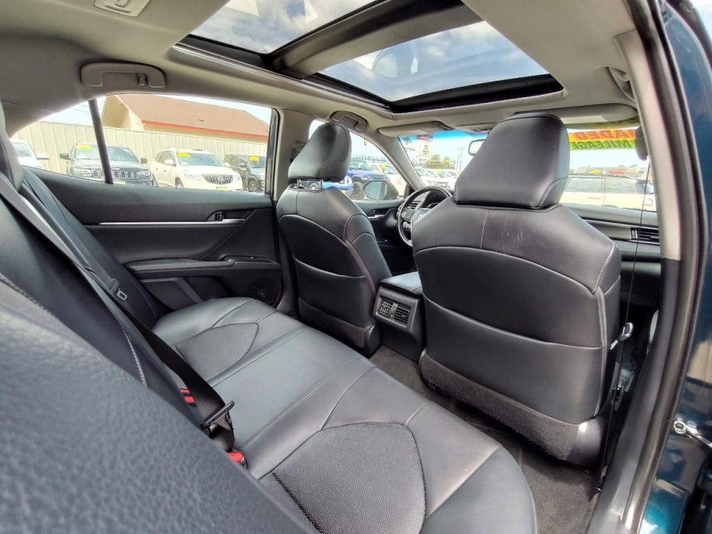 2019 Toyota Camry Image 43