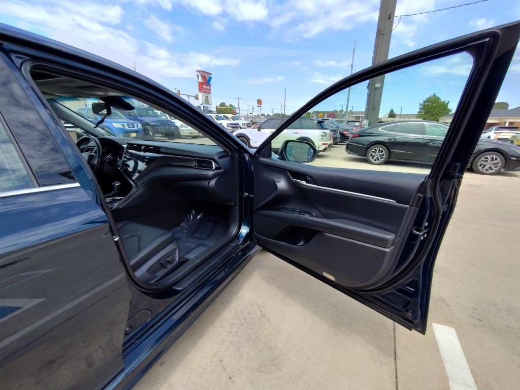 2019 Toyota Camry Image 44
