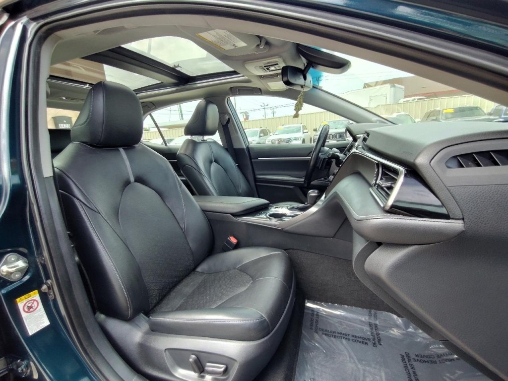 2019 Toyota Camry Image 46