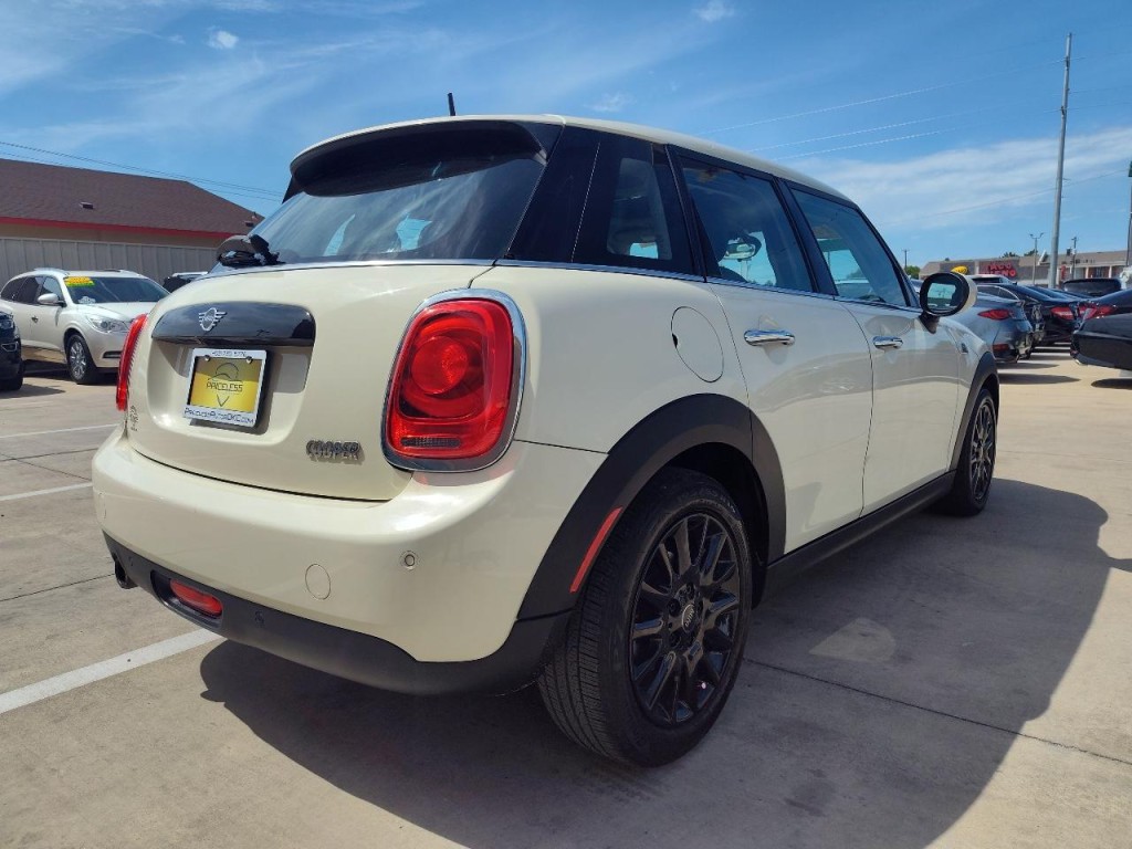 2019 MINI Cooper Image 4