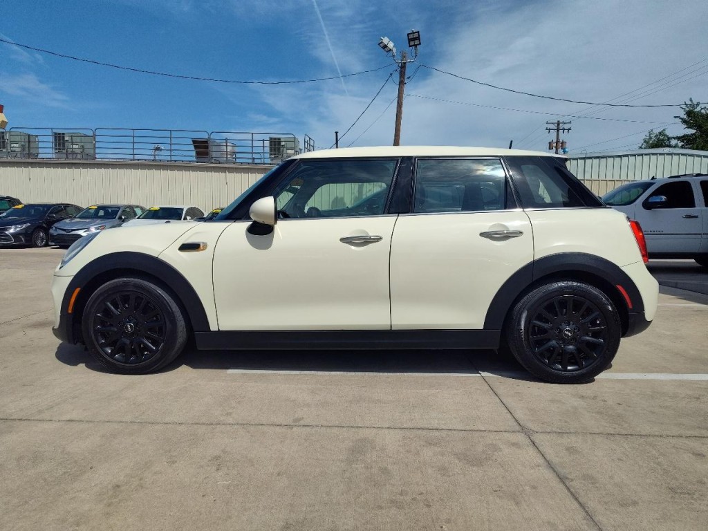 2019 MINI Cooper Image 7