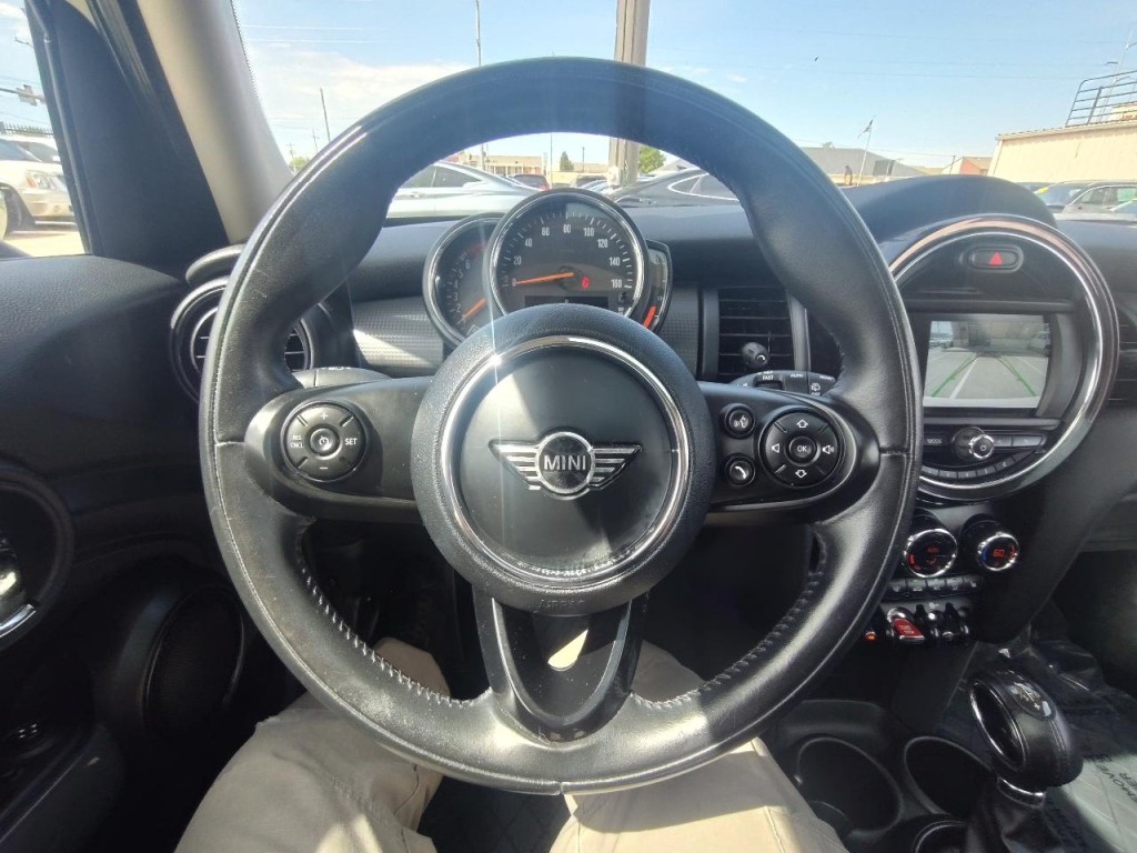2019 MINI Cooper Image 16