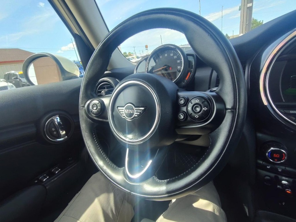 2019 MINI Cooper Image 18