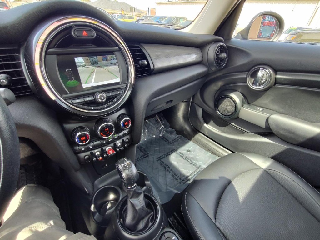 2019 MINI Cooper Image 20