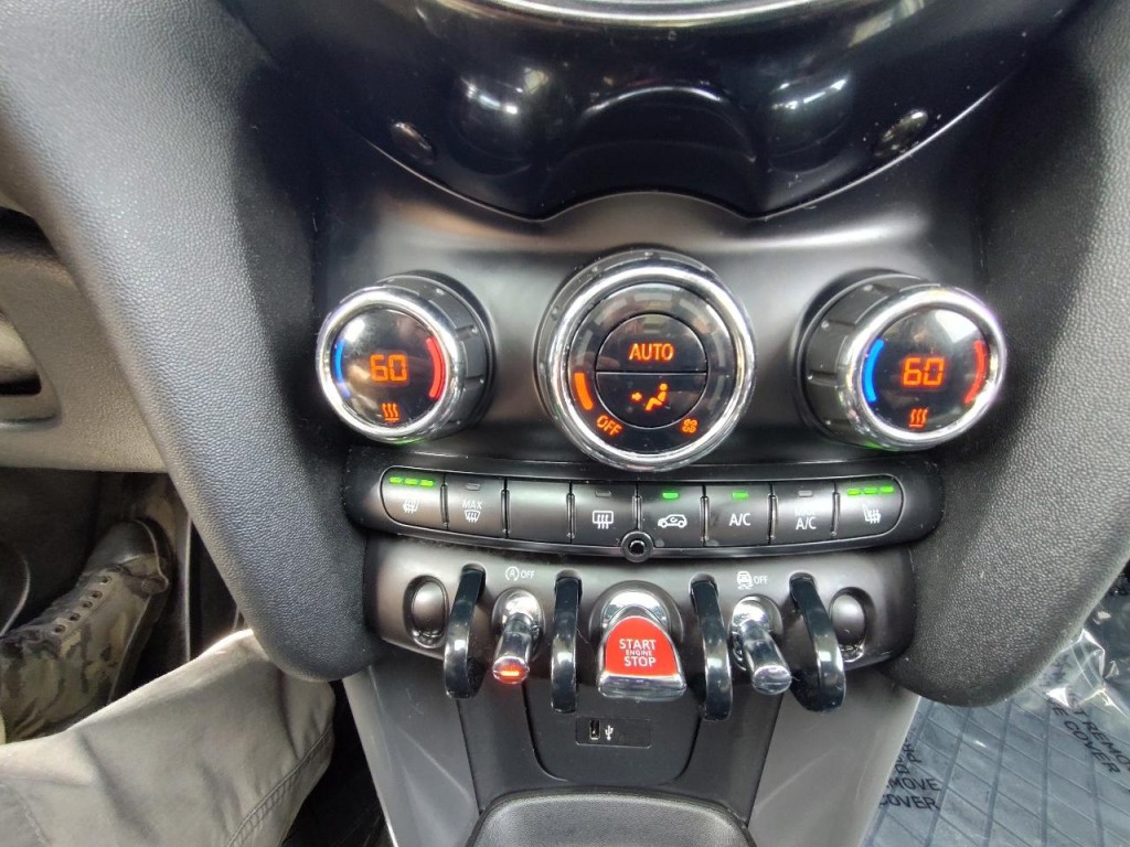 2019 MINI Cooper Image 23